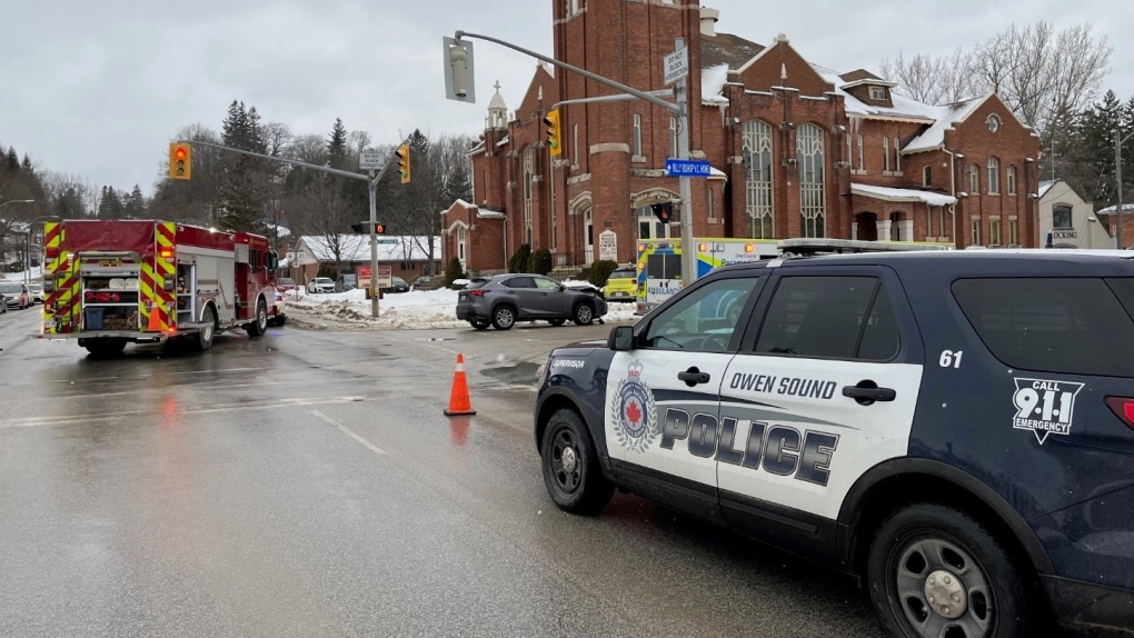 Owen Sound, Ont. crash sends SUV into local church on Jan. 19, 2022. (Owen Sound Police)
