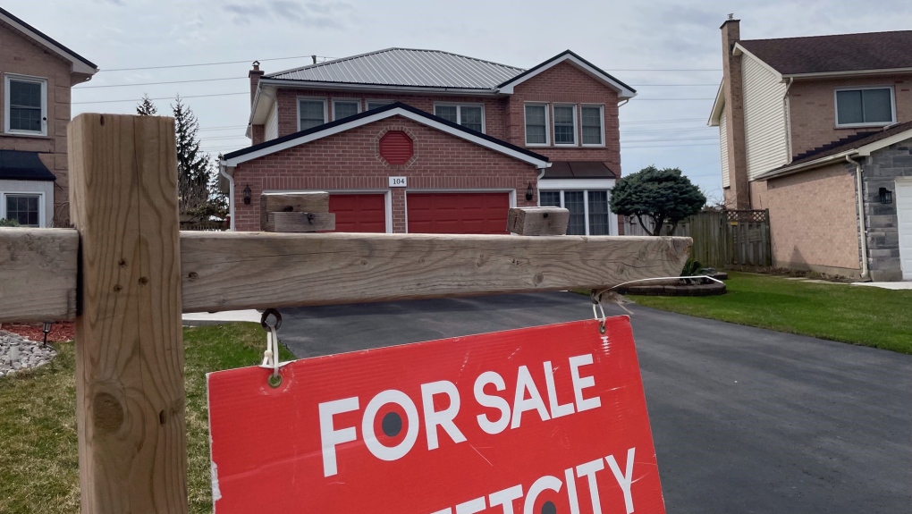  A home listed for sale in London, Ont. is seen on Wednesday, April 13, 2022. (Sean Irvine / CTV News) 
