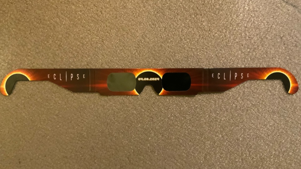 solar eclipse glasses march 2024 1 6823391 1711488781755