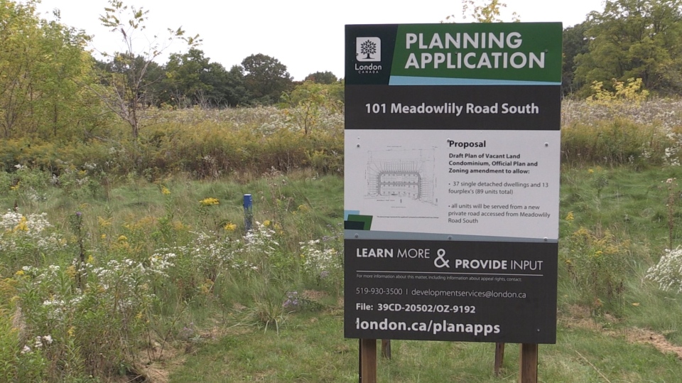 Planning application sign for 101 Meadowlily
